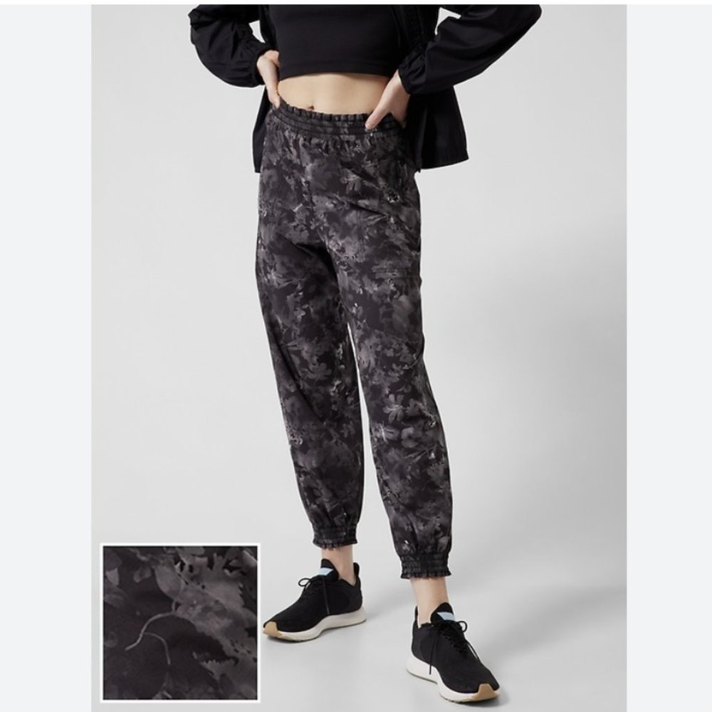Athleta Savannah Joggers Pants in Lumen Floral Black High Rise Pull-On Size 10